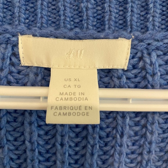 Blue Chunky V-Neck Knit H&M Sweater - Picture 2 of 2